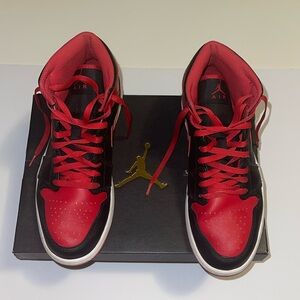 Air Jordan 1 Mid good condition